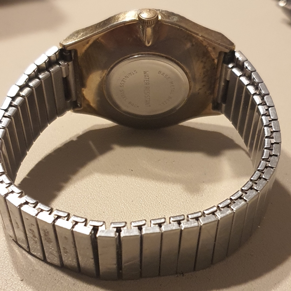 10/$20 Vtg Timex Goldtone/Silver Wind-Up Men's Watch - Picture 3 of 4
